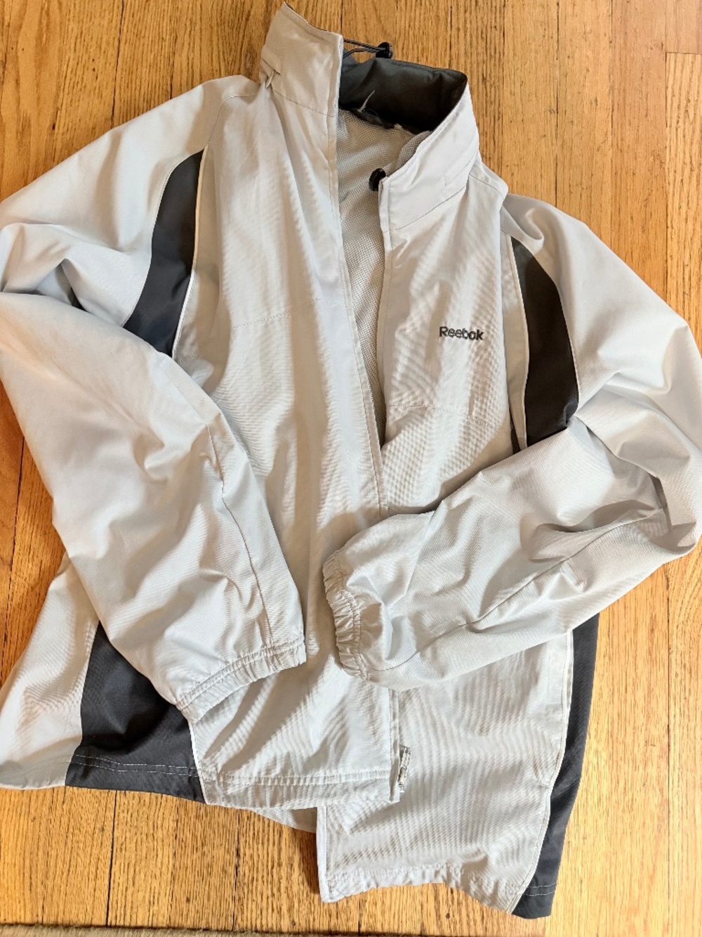 Reebok early 90s/Vintage Windbreaker Jacket White Lightweight w/ Pockets